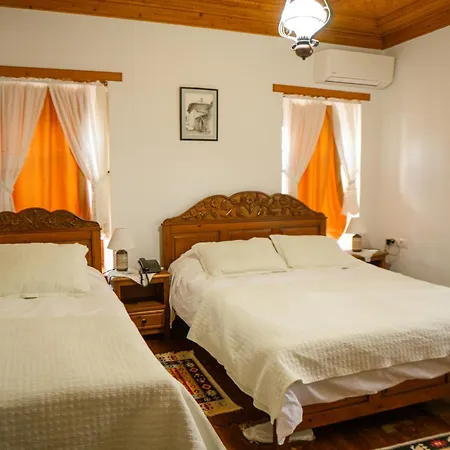 Old Bazaar 1790 Hotel Gjirokastër